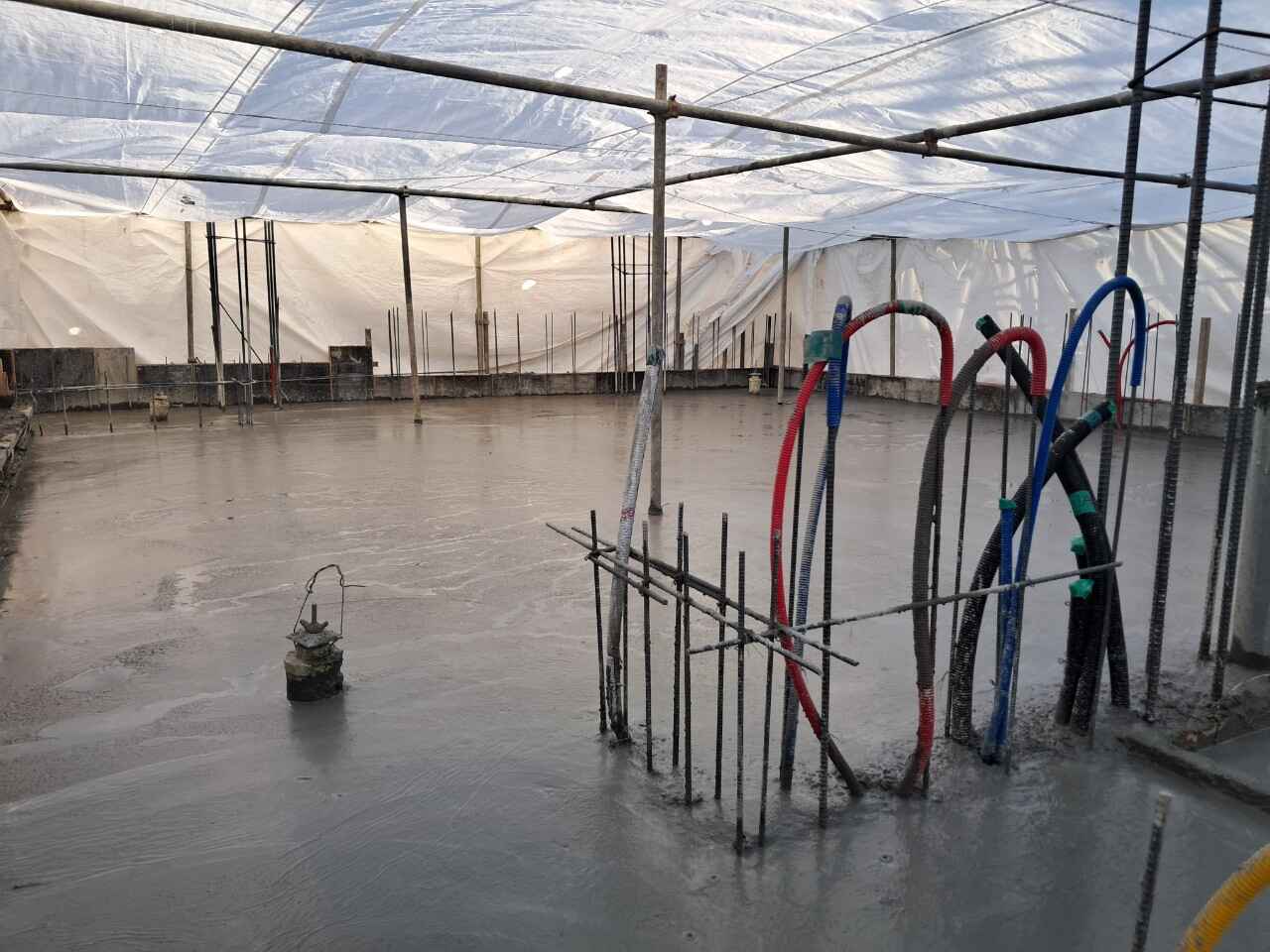 논현동 근린생활시설 5층 바닥 콘크리트 타설 동절기 보양